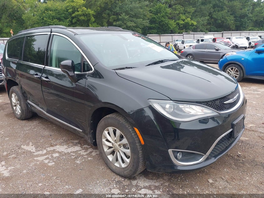2017 Chrysler Pacifica VIN 2C4RC1BG6HR739308 IAAI salvage auction — SIDE, Original (Texas), sold $4,100 on 2026-08-21 (photo 1)