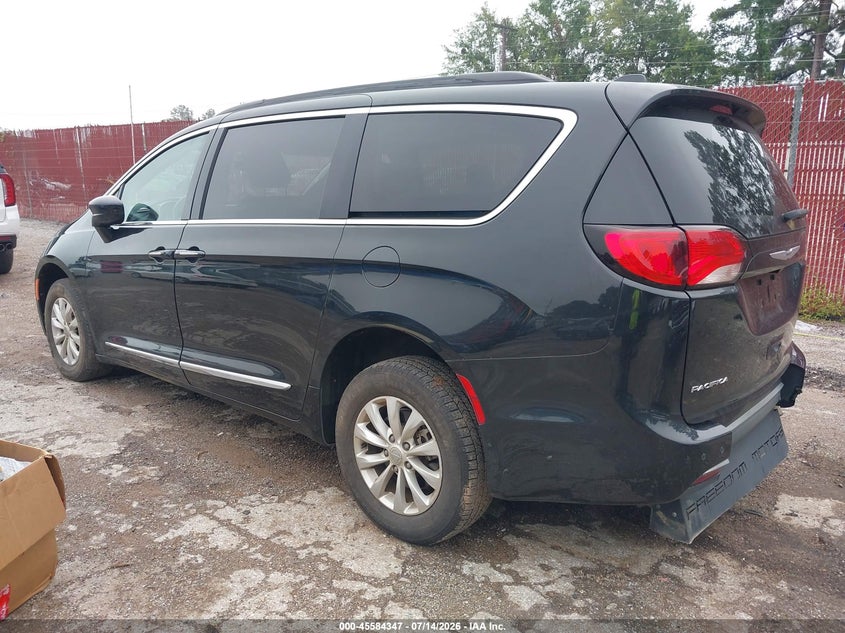 2017 Chrysler Pacifica VIN 2C4RC1BG6HR739308 IAAI salvage auction — SIDE, Original (Texas), sold $4,100 on 2026-08-21 (photo 3)