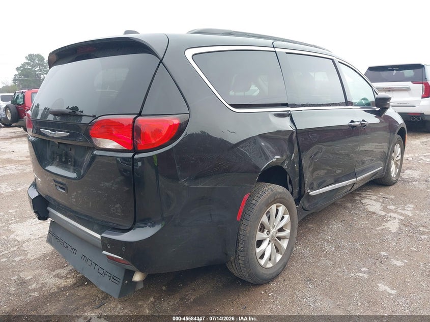 2017 Chrysler Pacifica VIN 2C4RC1BG6HR739308 IAAI salvage auction — SIDE, Original (Texas), sold $4,100 on 2026-08-21 (photo 4)