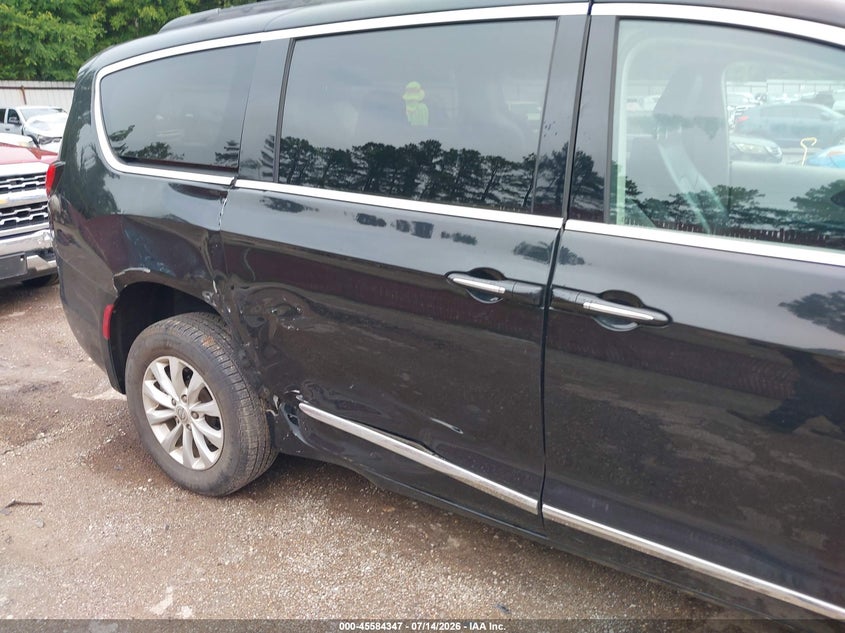 2017 Chrysler Pacifica VIN 2C4RC1BG6HR739308 IAAI salvage auction — SIDE, Original (Texas), sold $4,100 on 2026-08-21 (photo 6)