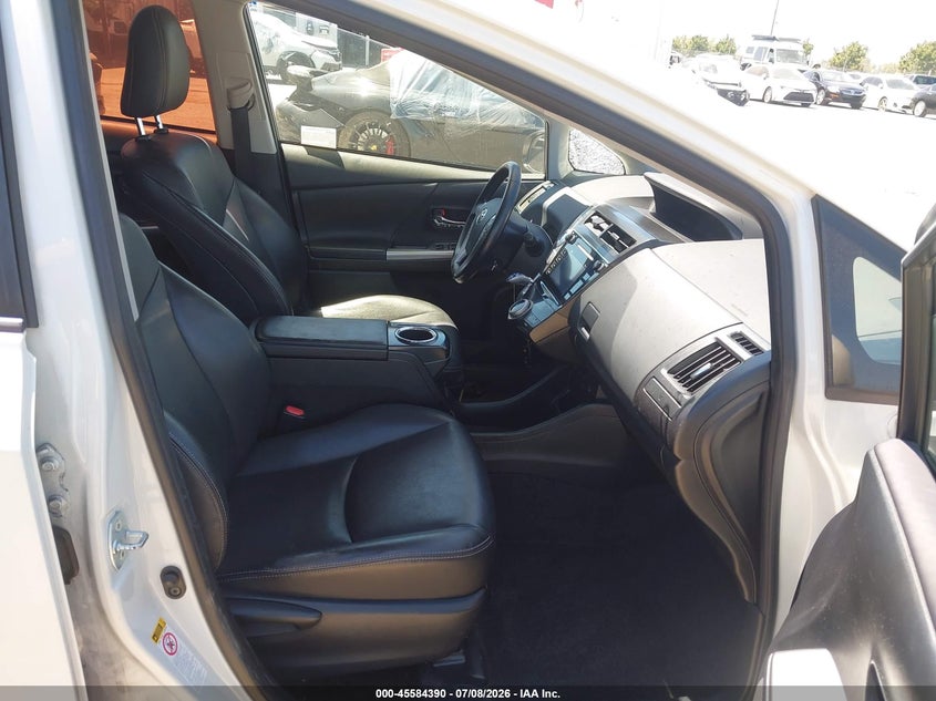 2015 Toyota Prius v VIN JTDZN3EU7FJ037779 IAAI salvage auction — SIDE, Salvage Title, sold $1,600 on 2026-07-30 (photo 5)