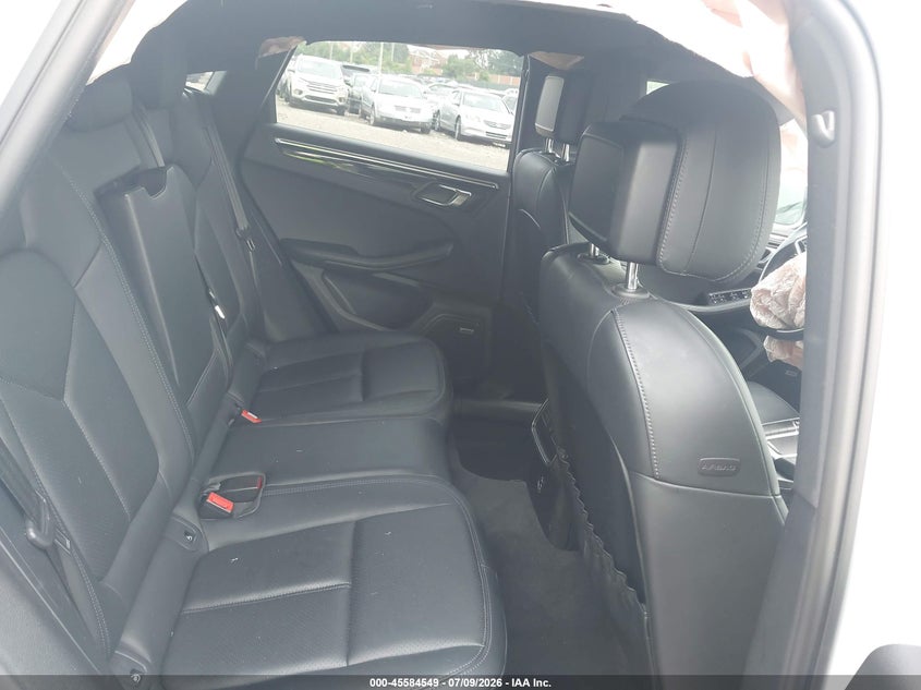 2021 Porsche Macan VIN WP1AA2A58MLB12572 IAAI salvage auction — ENGINE DAMAGE, Salvage (Pennsylvania), sold $5,100 on 2026-08-14 (photo 8)