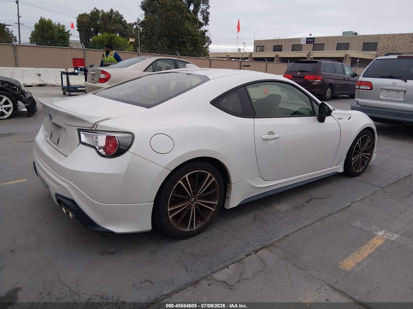 2013 Scion Fr-s VIN JF1ZNAA13D1708321 IAAI salvage auction — NORMAL WEAR, Clear - Dealer Only (California), sold $6,650 on 2026-07-13 (photo 4)