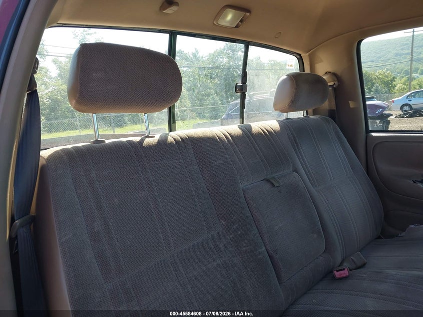 2001 Toyota Tundra VIN 5TBJN32121S129104 IAAI salvage auction — NORMAL WEAR, Clear (New Jersey), sold $2,550 on 2026-07-16 (photo 8)