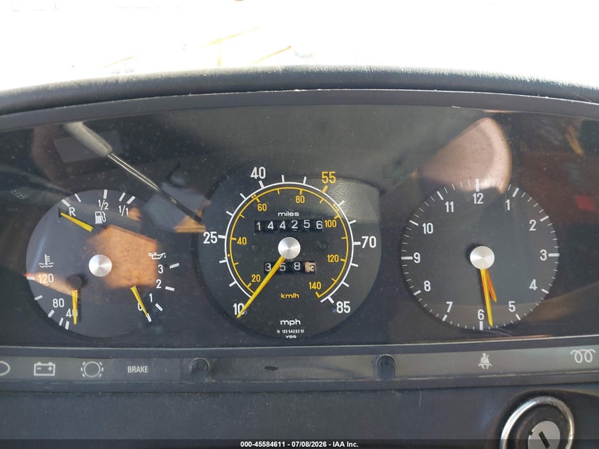 1982 Mercedes-benz 240 VIN WDBAB23A4CB328303 IAAI salvage auction — NORMAL WEAR, Clear (Florida), sold $450 on 2026-07-20 (photo 7)
