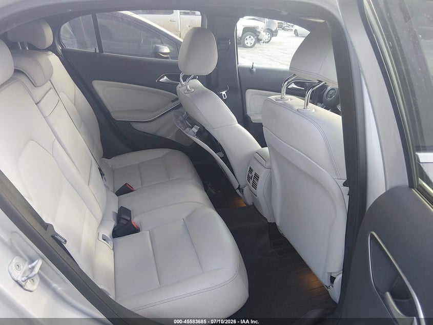 2017 Mercedes-benz Gle VIN WDCTG4GB8HJ341685 IAAI salvage auction — REAR END, Salvage Title, sold $4,175 on 2026-08-05 (photo 8)