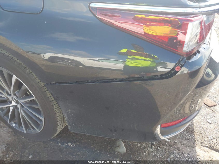 2025 Lexus ES VIN 58ADA1C13SU062422 IAAI salvage auction — RIGHT REAR, Salvage Title, sold $27,000 on 2026-08-27 (photo 6)
