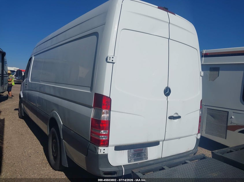 2017 Mercedes-benz Sprinter VIN WD3PE8CD7HP523025 IAAI salvage auction — NORMAL WEAR, Clear (Colorado), sold $1,250 on 2026-07-28 (photo 3)