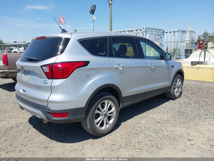 2019 Ford Escape VIN 1FMCU9GD4KUA65813 IAAI salvage auction — NORMAL WEAR, Sf97 (Oregon), sold $7,050 on 2026-07-29 (photo 4)