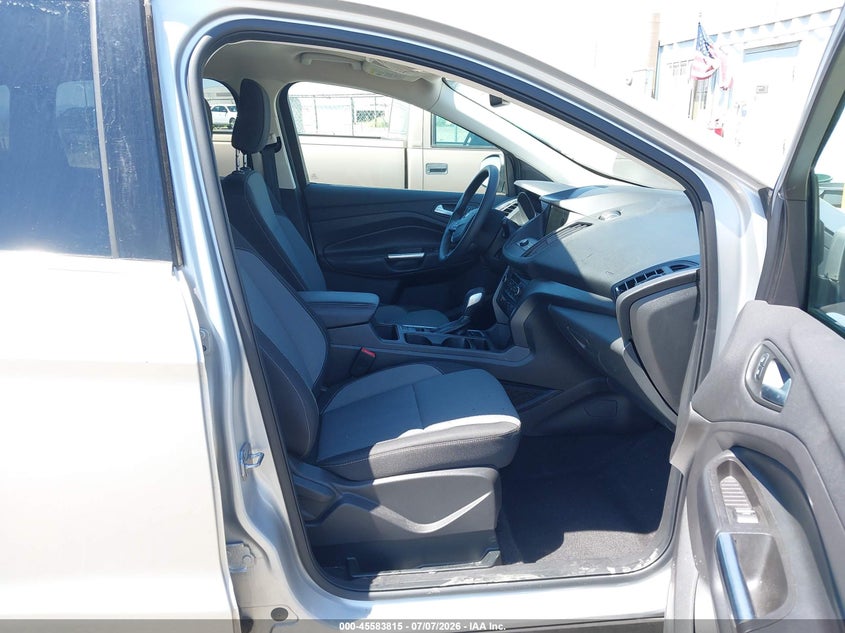 2019 Ford Escape VIN 1FMCU9GD4KUA65813 IAAI salvage auction — NORMAL WEAR, Sf97 (Oregon), sold $7,050 on 2026-07-29 (photo 5)