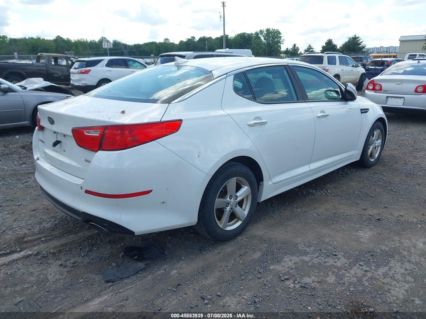 2015 Kia Optima VIN 5XXGM4A7XFG507050 IAAI salvage auction — NORMAL WEAR, Clear (New York), sold $400 on 2026-07-28 (photo 4)