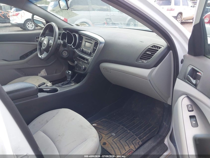 2015 Kia Optima VIN 5XXGM4A7XFG507050 IAAI salvage auction — NORMAL WEAR, Clear (New York), sold $400 on 2026-07-28 (photo 5)