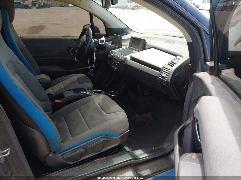 2019 BMW I3 VIN WBY8P8C56K7E15145 IAAI salvage auction — LEFT FRONT, Salvage Title, sold $4,700 on 2026-07-29 (photo 5)