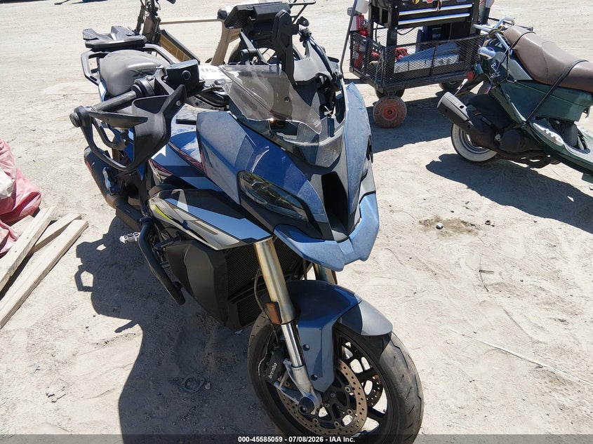 2025 BMW S 1000 VIN WB10P1305S6L05567 — IAAI salvage auction photo