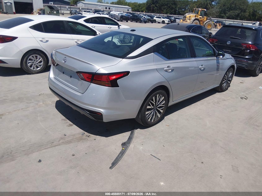 2026 Nissan Altima VIN 1N4BL4DV2TN347601 IAAI salvage auction — FRONT END, Salvage Title, sold $16,100 on 2026-07-31 (photo 4)