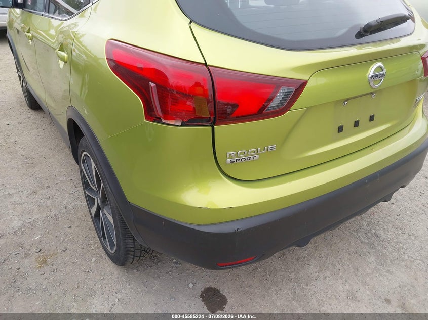 2017 Nissan Rogue VIN JN1BJ1CR2HW108962 IAAI salvage auction — NORMAL WEAR, Clear (Washington), sold $6,200 on 2026-07-15 (photo 6)