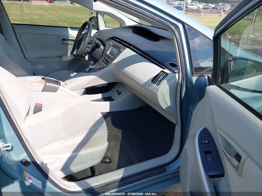2014 Toyota Prius VIN JTDKN3DUXE1773861 IAAI salvage auction — NORMAL WEAR, Clear (North Carolina), sold $900 on 2026-07-30 (photo 5)
