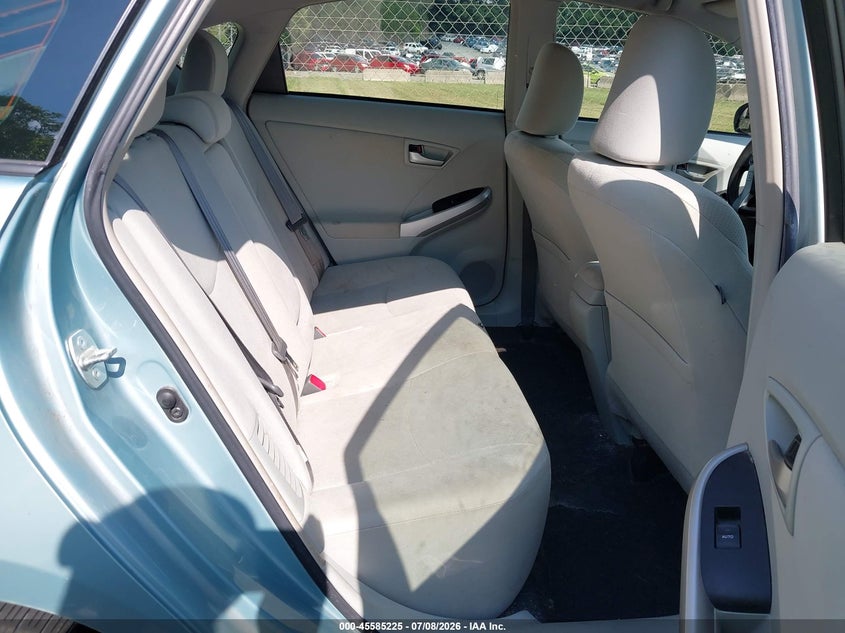 2014 Toyota Prius VIN JTDKN3DUXE1773861 IAAI salvage auction — NORMAL WEAR, Clear (North Carolina), sold $900 on 2026-07-30 (photo 8)