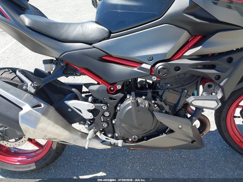 2024 Kawasaki Er VIN ML5ERGF19RDA11151 IAAI salvage auction — SIDE, Salvage (California), sold $1,500 on 2026-07-22 (photo 8)