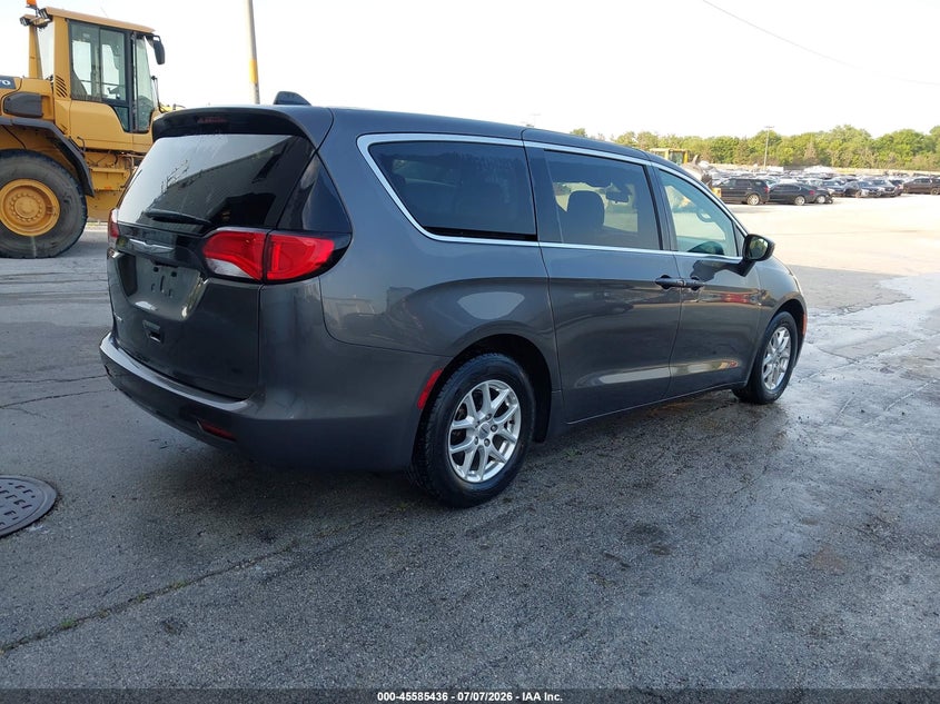 2022 Chrysler Voyager VIN 2C4RC1CG1NR127883 IAAI salvage auction — LEFT & RIGHT, Sf97 (Illinois), sold $8,475 on 2026-08-11 (photo 4)