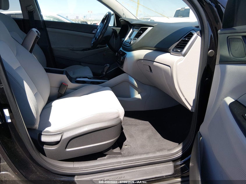 2017 Hyundai Tucson VIN KM8J33A21HU568853 IAAI salvage auction — NORMAL WEAR, Clear (Nevada), sold $1,700 on 2026-07-24 (photo 5)