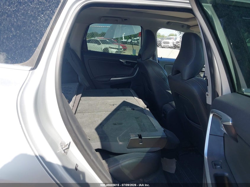 2017 Volvo Xc60 VIN YV440MDR9H2200583 IAAI salvage auction — REAR END, Salvage (Louisiana), sold $1,400 on 2026-08-20 (photo 8)