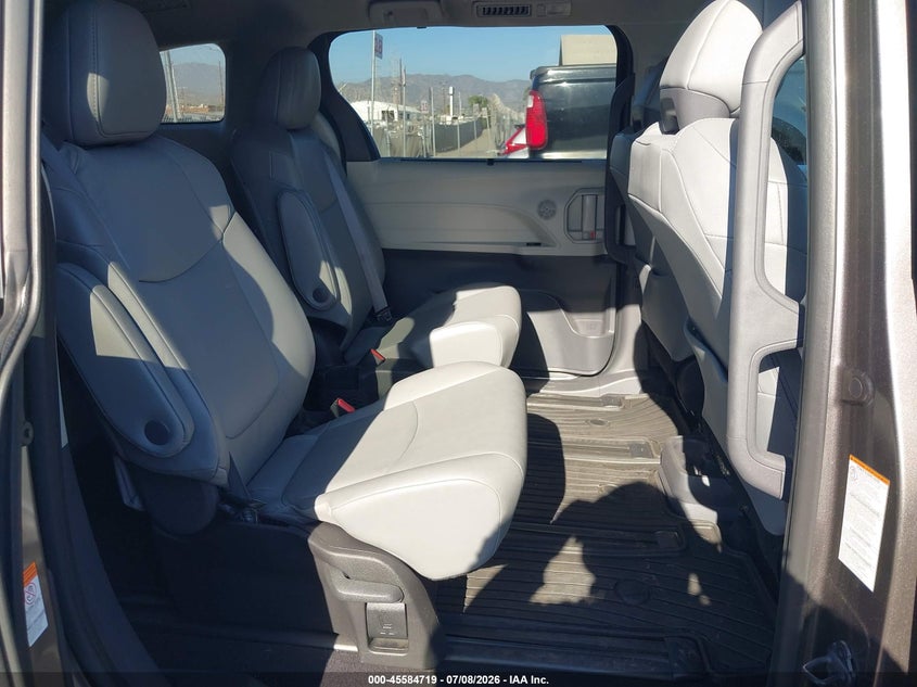 2024 Toyota Sienna VIN 5TDYSKFC8RS124909 IAAI salvage auction — LEFT REAR, Salvage (California), sold $17,350 on 2026-07-22 (photo 8)