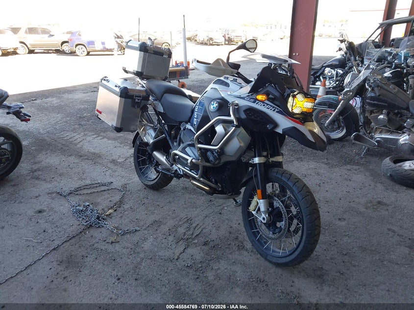 2024 BMW R 1250 VIN WB10M1302R6J81034 — IAAI salvage auction photo