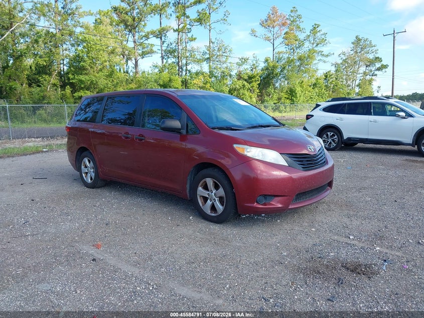 2017 Toyota Sienna VIN 5TDZZ3DC7HS798668 IAAI salvage auction — NORMAL WEAR, Clear (Florida), sold $2,700 on 2026-07-28 (photo 1)
