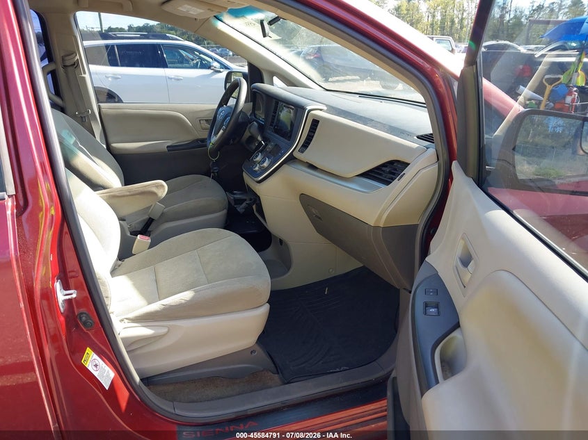 2017 Toyota Sienna VIN 5TDZZ3DC7HS798668 IAAI salvage auction — NORMAL WEAR, Clear (Florida), sold $2,700 on 2026-07-28 (photo 5)