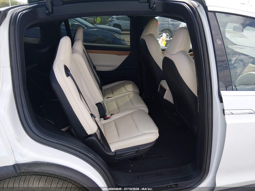 2020 Tesla Model x VIN 5YJXCAE22LF262324 IAAI salvage auction — RIGHT SIDE, Salvage Title, sold $6,700 on 2026-08-28 (photo 8)