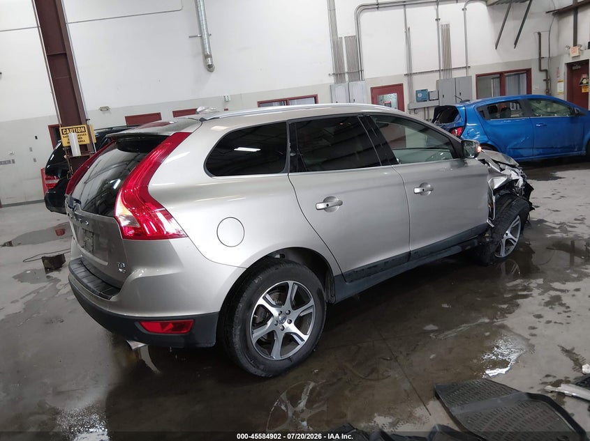 2012 Volvo Xc60 VIN YV4902DZ8C2310754 IAAI salvage auction — RIGHT FRONT, Salvage Title, sold $1,150 on 2026-08-14 (photo 4)