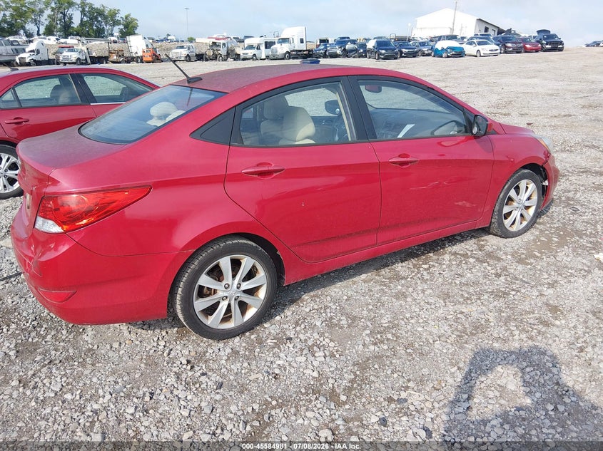 2013 Hyundai Accent VIN KMHCU4AE9DU429330 IAAI salvage auction — NORMAL WEAR, Clear (Tennessee), sold $425 on 2026-07-30 (photo 4)