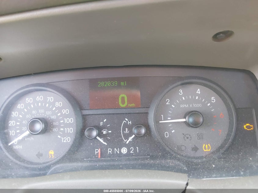 2009 Mercury Grand marquis VIN 2MEHM75V09X632370 IAAI salvage auction — REAR END, Salvage (Alabama), sold $150 on 2026-07-30 (photo 7)