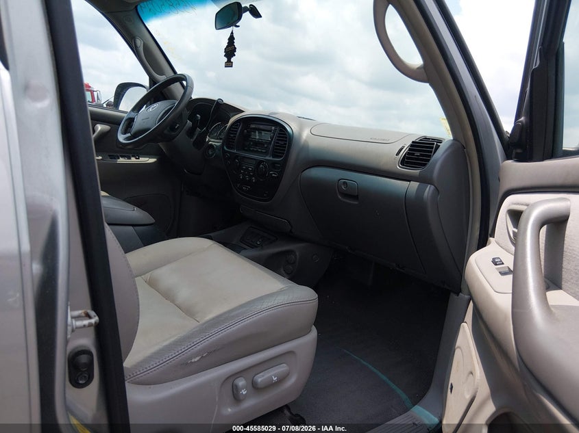 2007 Toyota Sequoia VIN 5TDBT44A27S284586 IAAI salvage auction — NORMAL WEAR, Clear (North Carolina), sold $1,000 on 2026-07-29 (photo 5)