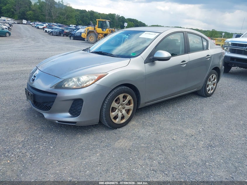 2013 Mazda 3 VIN JM1BL1TG0D1742039 IAAI salvage auction — NORMAL WEAR, Clear (Virginia), sold $525 on 2026-07-28 (photo 2)