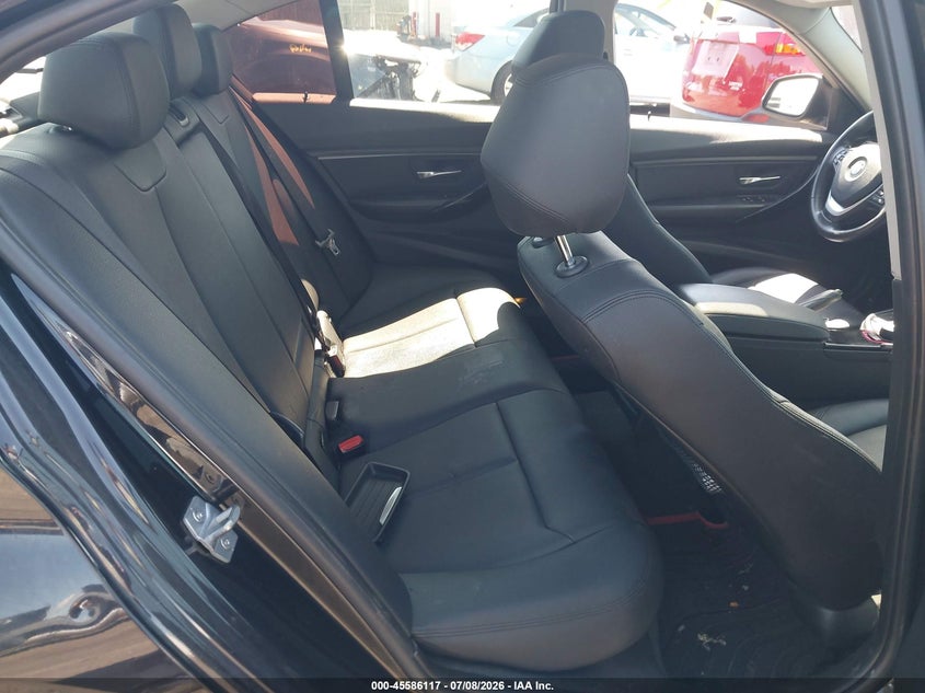 2014 BMW 3er VIN WBA3B9G59ENR90392 IAAI salvage auction — NORMAL WEAR, Clear (Pennsylvania), sold $2,300 on 2026-07-28 (photo 8)