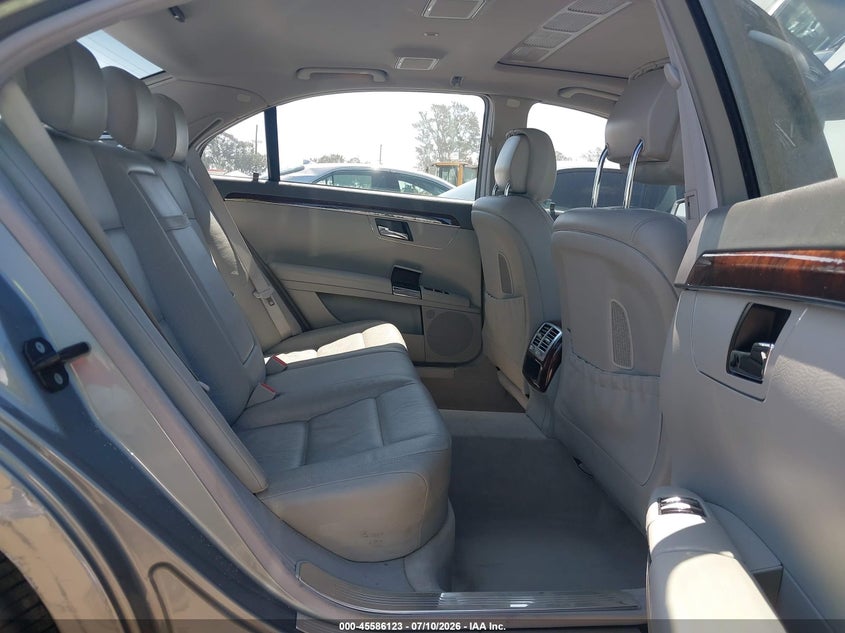 2011 Mercedes-benz S class VIN WDDNG7BB3BA367485 IAAI salvage auction — NORMAL WEAR, Clear - Dealer Only (California), sold $6,325 on 2026-07-15 (photo 8)
