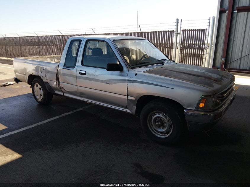 1991 Toyota Pickup VIN JT4RN93P2M5028770 IAAI salvage auction — NORMAL WEAR, Clear - Dealer Only (California), sold $2,150 on 2026-07-28 (photo 1)