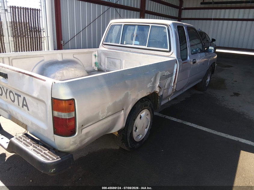 1991 Toyota Pickup VIN JT4RN93P2M5028770 IAAI salvage auction — NORMAL WEAR, Clear - Dealer Only (California), sold $2,150 on 2026-07-28 (photo 4)
