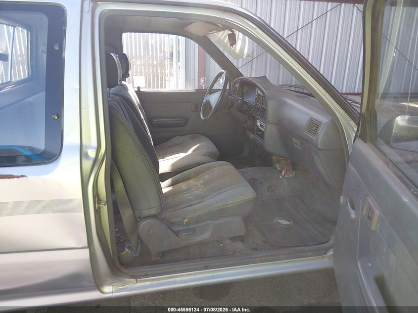 1991 Toyota Pickup VIN JT4RN93P2M5028770 IAAI salvage auction — NORMAL WEAR, Clear - Dealer Only (California), sold $2,150 on 2026-07-28 (photo 5)