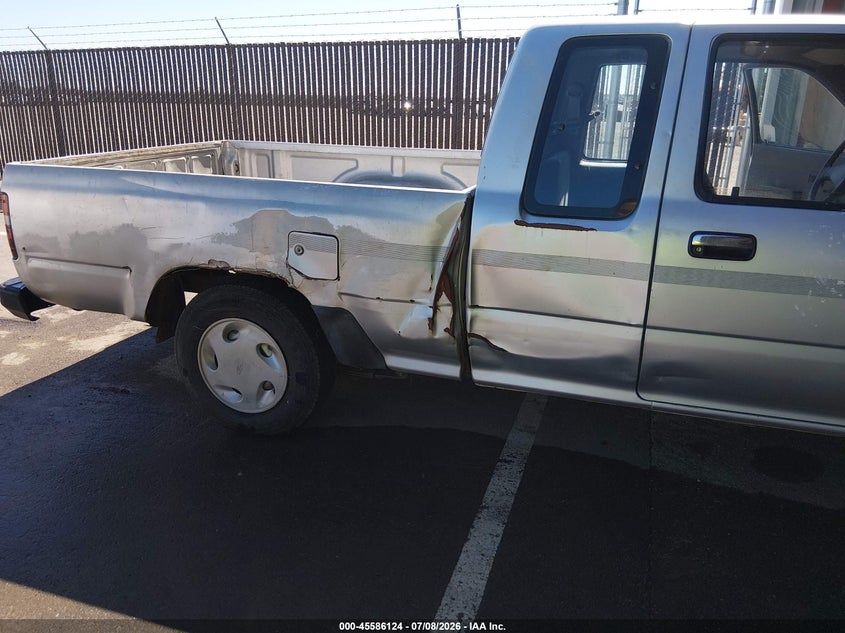 1991 Toyota Pickup VIN JT4RN93P2M5028770 IAAI salvage auction — NORMAL WEAR, Clear - Dealer Only (California), sold $2,150 on 2026-07-28 (photo 6)