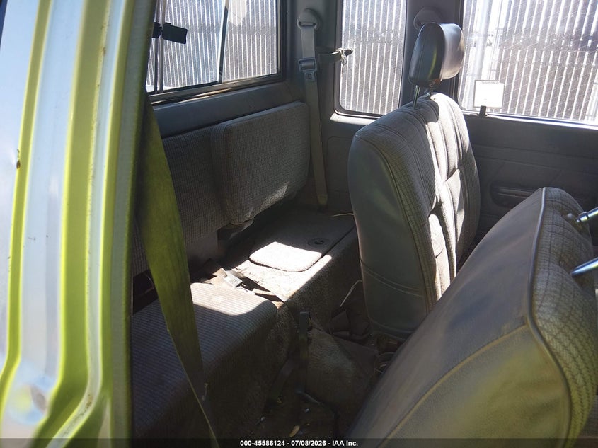 1991 Toyota Pickup VIN JT4RN93P2M5028770 IAAI salvage auction — NORMAL WEAR, Clear - Dealer Only (California), sold $2,150 on 2026-07-28 (photo 8)