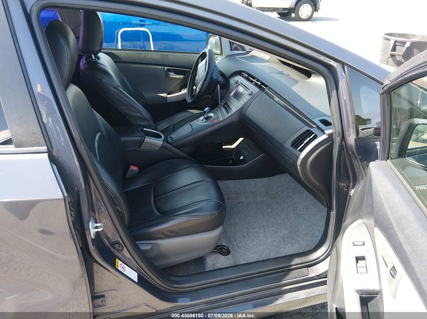 2015 Toyota Prius VIN JTDKN3DU9F1987323 IAAI salvage auction — RIGHT SIDE, Salvage (California), sold $2,050 on 2026-07-30 (photo 5)