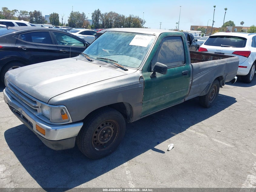 1989 Toyota Pickup VIN JT4RN82P0K0000018 IAAI salvage auction — NORMAL WEAR, Clear - Dealer Only (California), sold $1,525 on 2026-07-16 (photo 2)