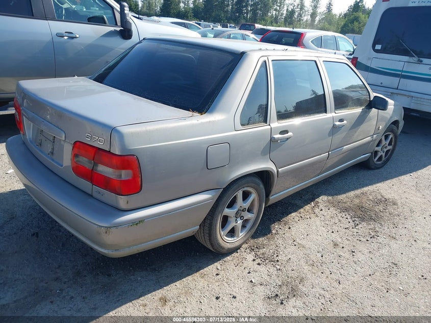 1999 Volvo S70 VIN YV1LS56D8X1587738 IAAI salvage auction — NORMAL WEAR, Clear (Washington), sold $300 on 2026-07-22 (photo 4)