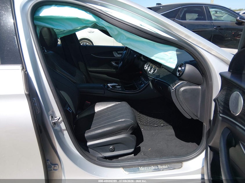 2019 Mercedes-benz E-klasse VIN WDDZF4JBXKA496621 IAAI salvage auction — RIGHT FRONT, Wait Title, sold $7,200 on 2026-08-14 (photo 5)