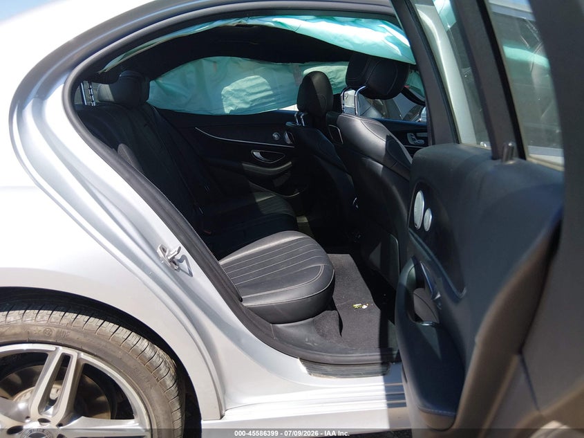 2019 Mercedes-benz E-klasse VIN WDDZF4JBXKA496621 IAAI salvage auction — RIGHT FRONT, Wait Title, sold $7,200 on 2026-08-14 (photo 8)