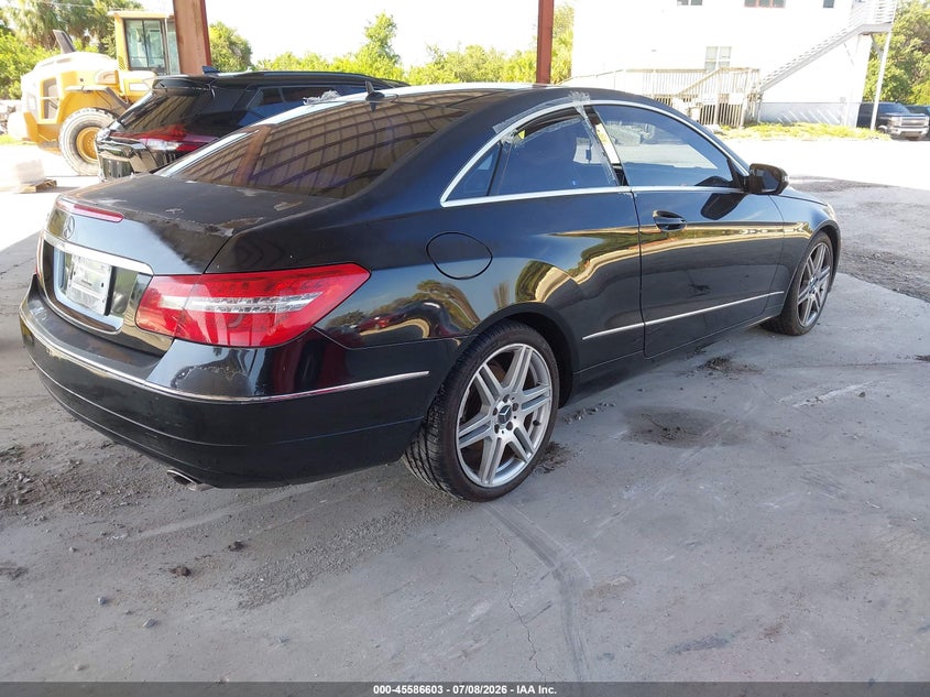 2010 Mercedes-benz E-class VIN WDDKJ5GB2AF011483 IAAI salvage auction — NORMAL WEAR, Clear (Florida), sold $400 on 2026-07-28 (photo 4)