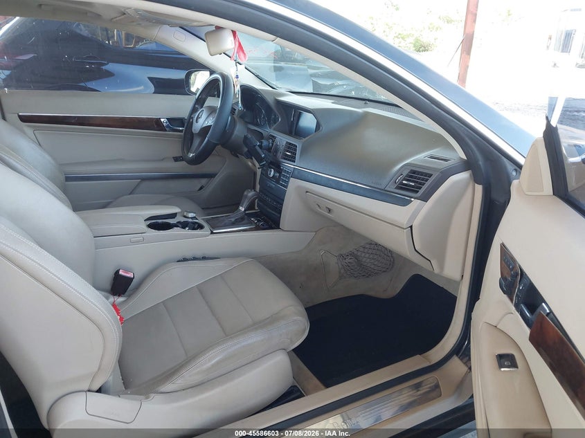 2010 Mercedes-benz E-class VIN WDDKJ5GB2AF011483 IAAI salvage auction — NORMAL WEAR, Clear (Florida), sold $400 on 2026-07-28 (photo 5)